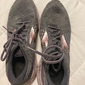 Women’s size 10 brooks adrenaline athletic shoes